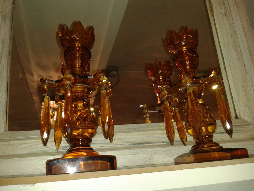 TH155 Antique Lustres